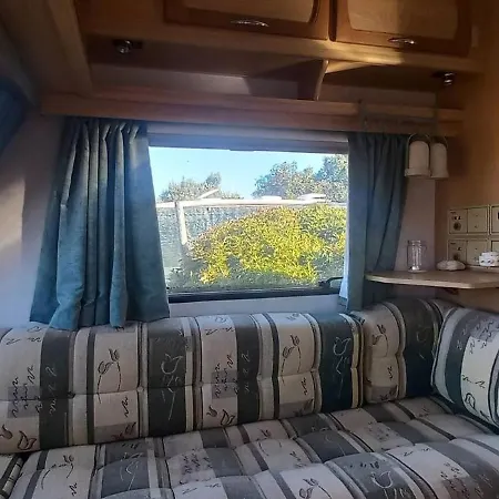 A Very Neat Caravan For 4 With Amenities And View Of The Horses *